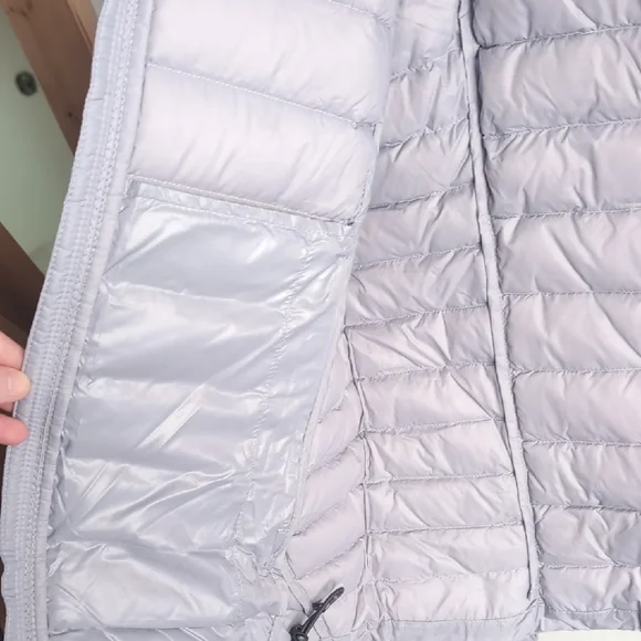 Patagonia Light Gray Quilted Puffer Sweater Jacket - Picture 7 of 7